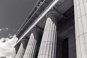 L1003571